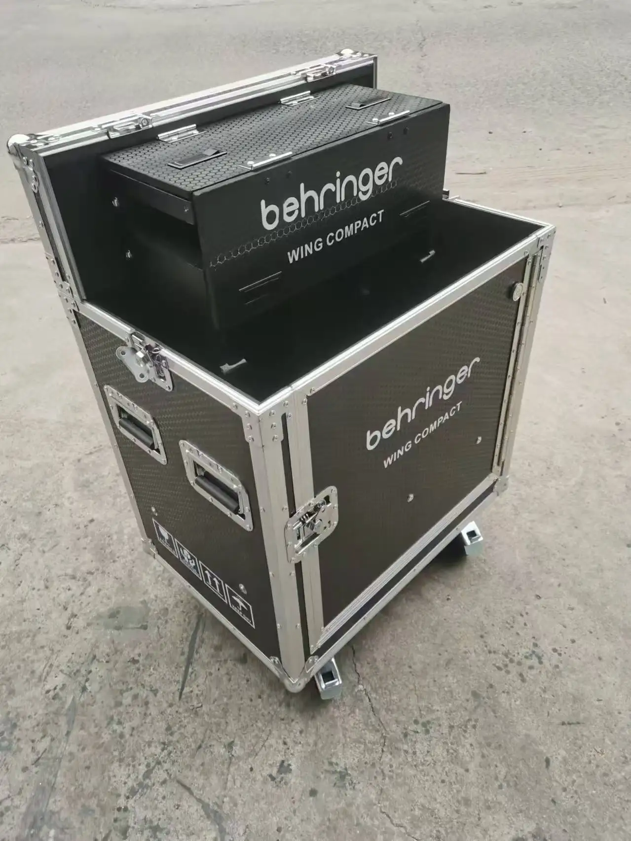 Behring WING COMPACT Авиационный чехол Гидравлическое шасси Универсальный усиленный
