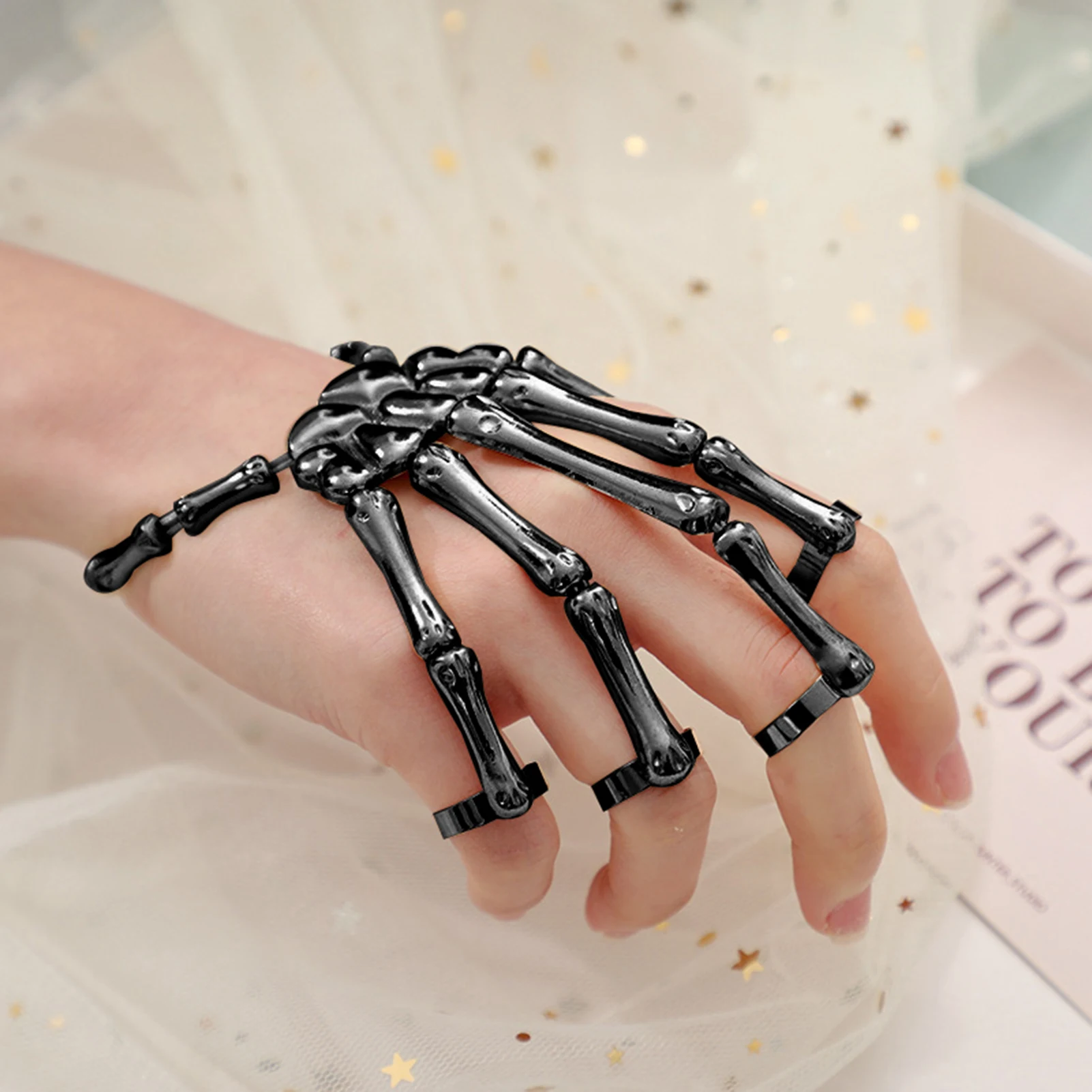 Fashion Women Adjustable Women Gothic Punk Skull Ghost Skeleton Finger Bracelet Hand Chain for Halloween Femme Party Accessories