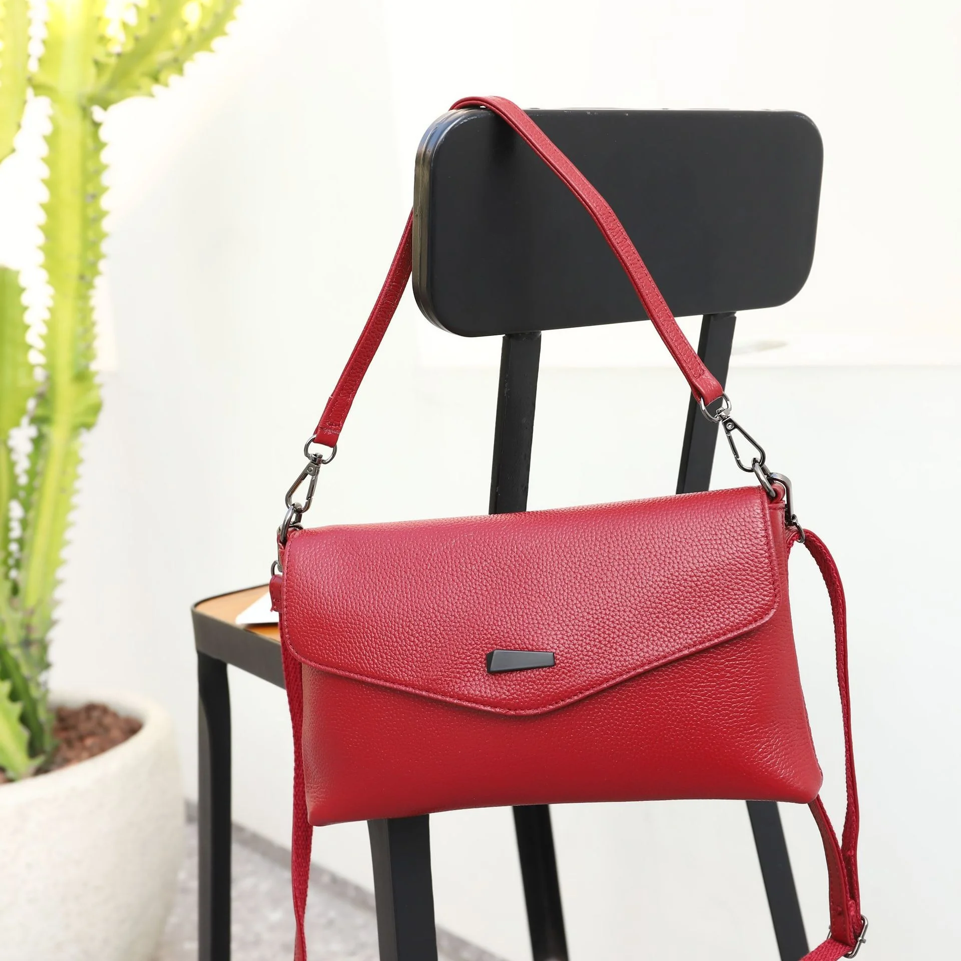 

high quality luxury brand Crossbody fashionable envelope women's new one shoulder hand soft cow leather versatile small bag