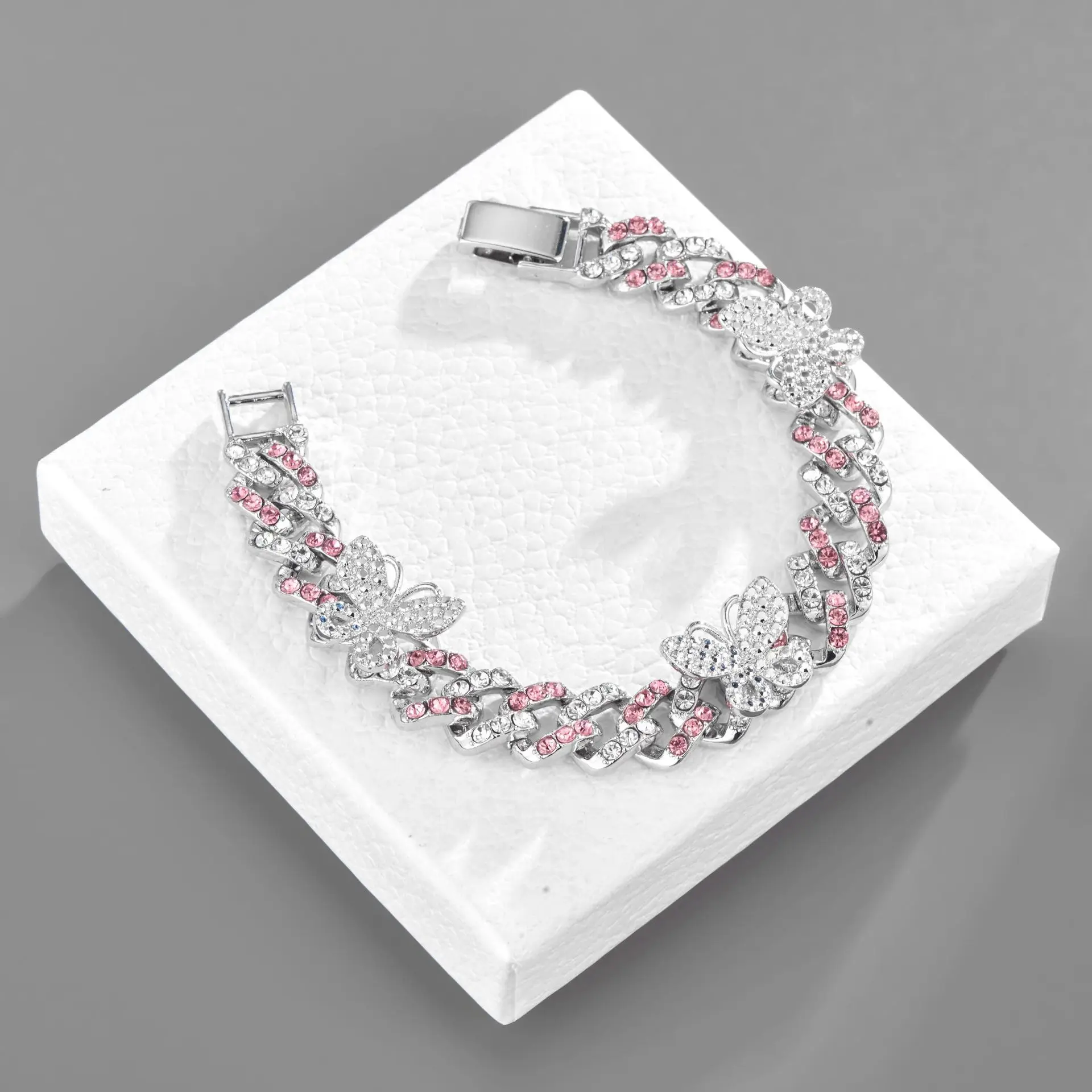 

Luxury Women's Bracelets Fashion Jewelry Cuban Chain Female Full Diamond Butterfly Bracelet Hip Hop HipHop Street Cool Jewelry