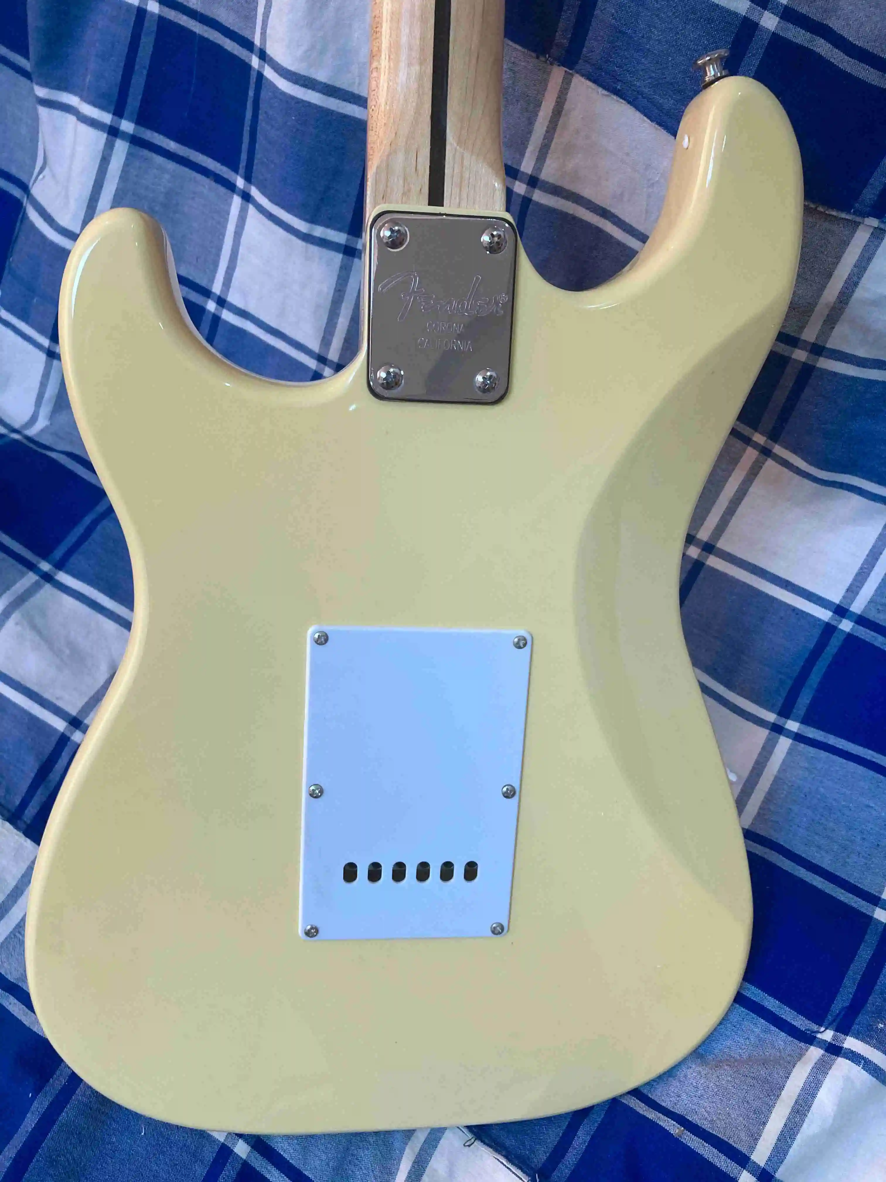 Send in 3 days stratocaste-r custom body 6 string yellow Electric Guitar stock |