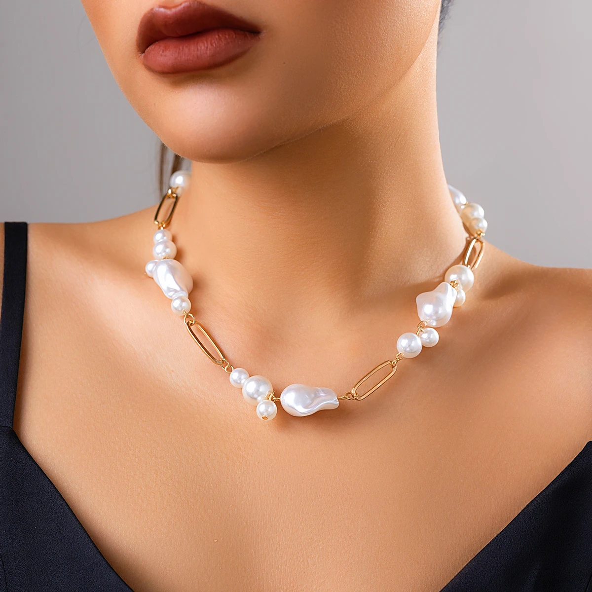 

Lacteo Classic Big Irregular Imitation Pearl Necklace Trendy Women Jewelry On The Neck Choker Collar Party Ladies Gifts Wedding