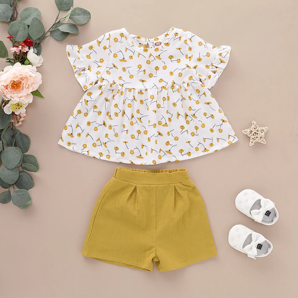 

kids cheap costumeGirls' spring autumn new Short Sleeve Floral Print + color shorts two-piece set