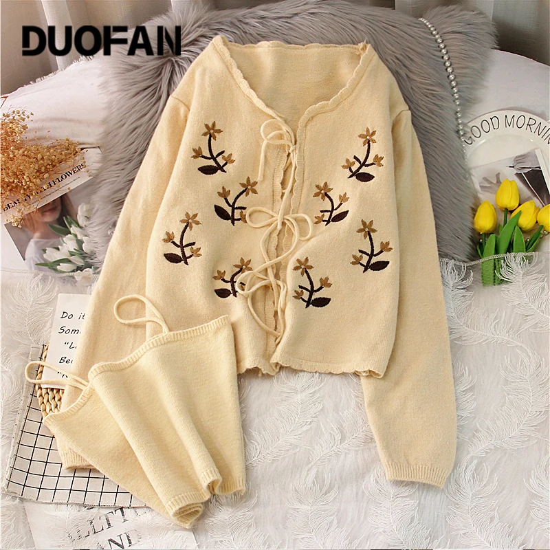 

DUOFAN Retro Embroidered Sweaters Two-piece Set Women Autumn Knitted Cardigan Short Foreign Age-reducing Sweater Suspender Suit