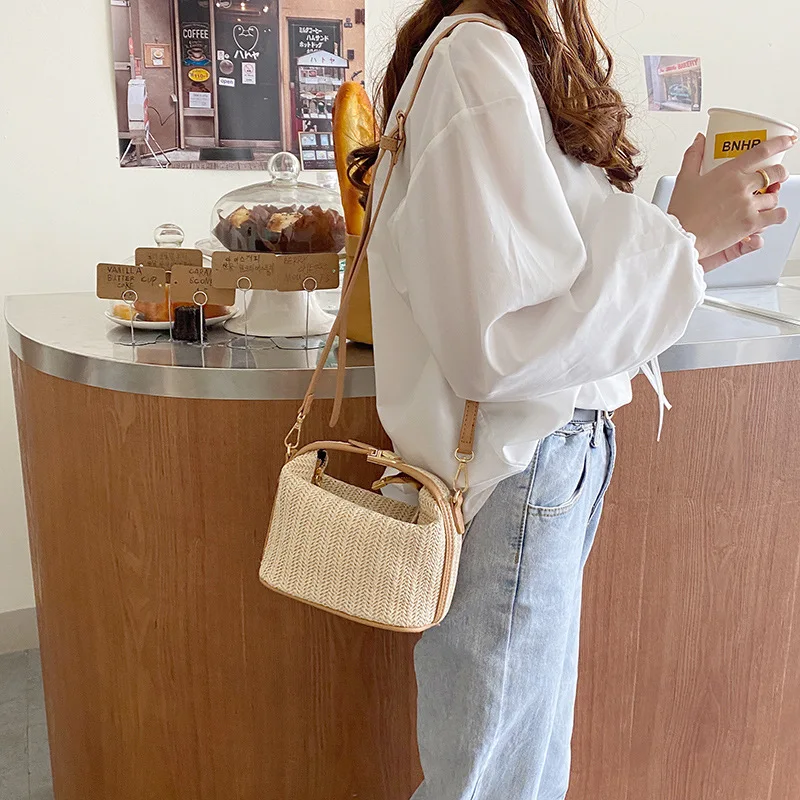 

Straw Woven Small Bag Casual Women's Bag Hand-Held One-Shoulder Messenger Bag