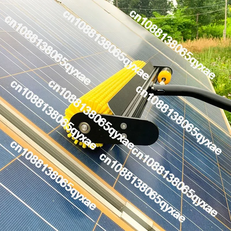 Щетка для чистки солнечных панелей Sunny Smiler нестандартных размеров с роликовой