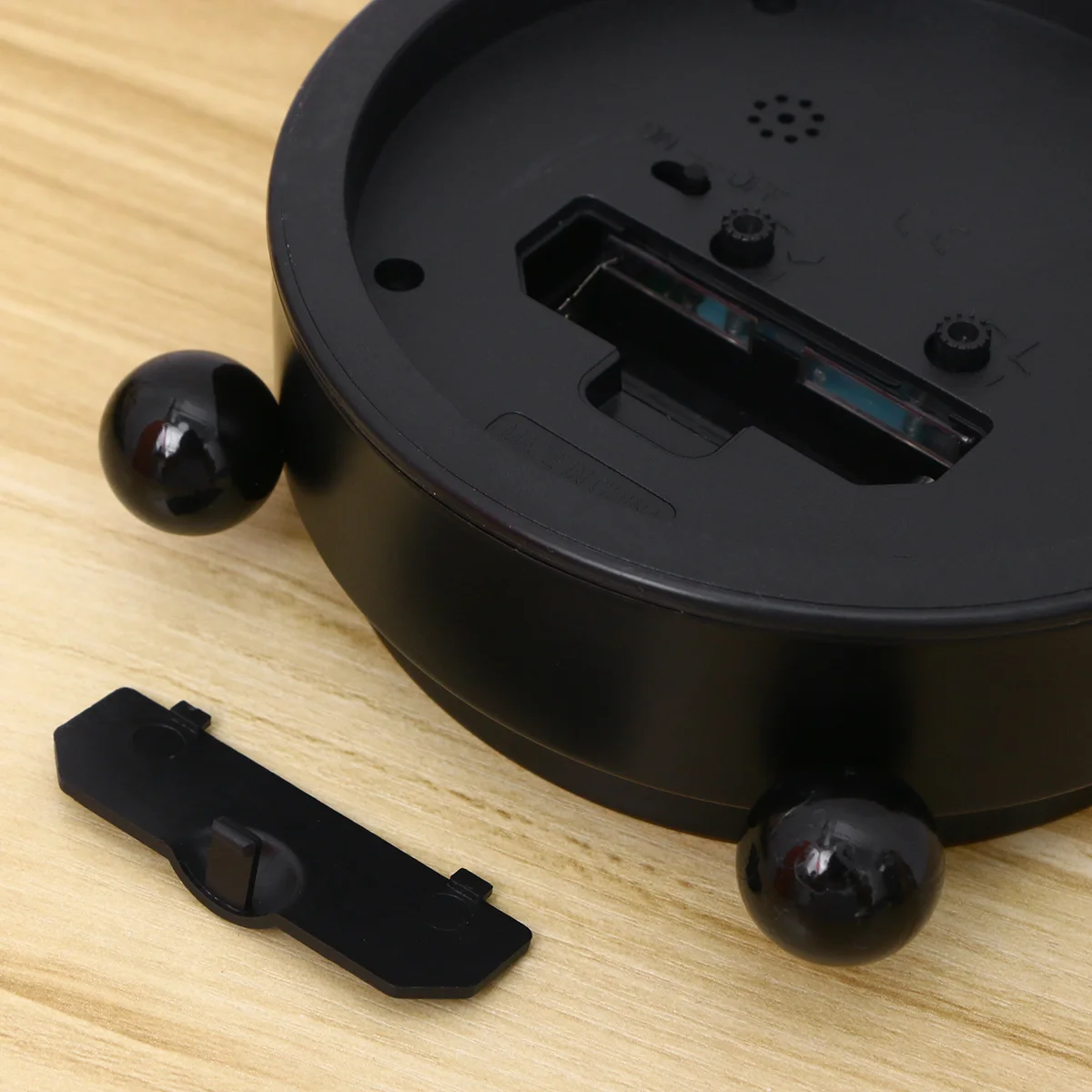 Часы Тихие не тикающие простые бесшумные в стиле ретро настольный будильник