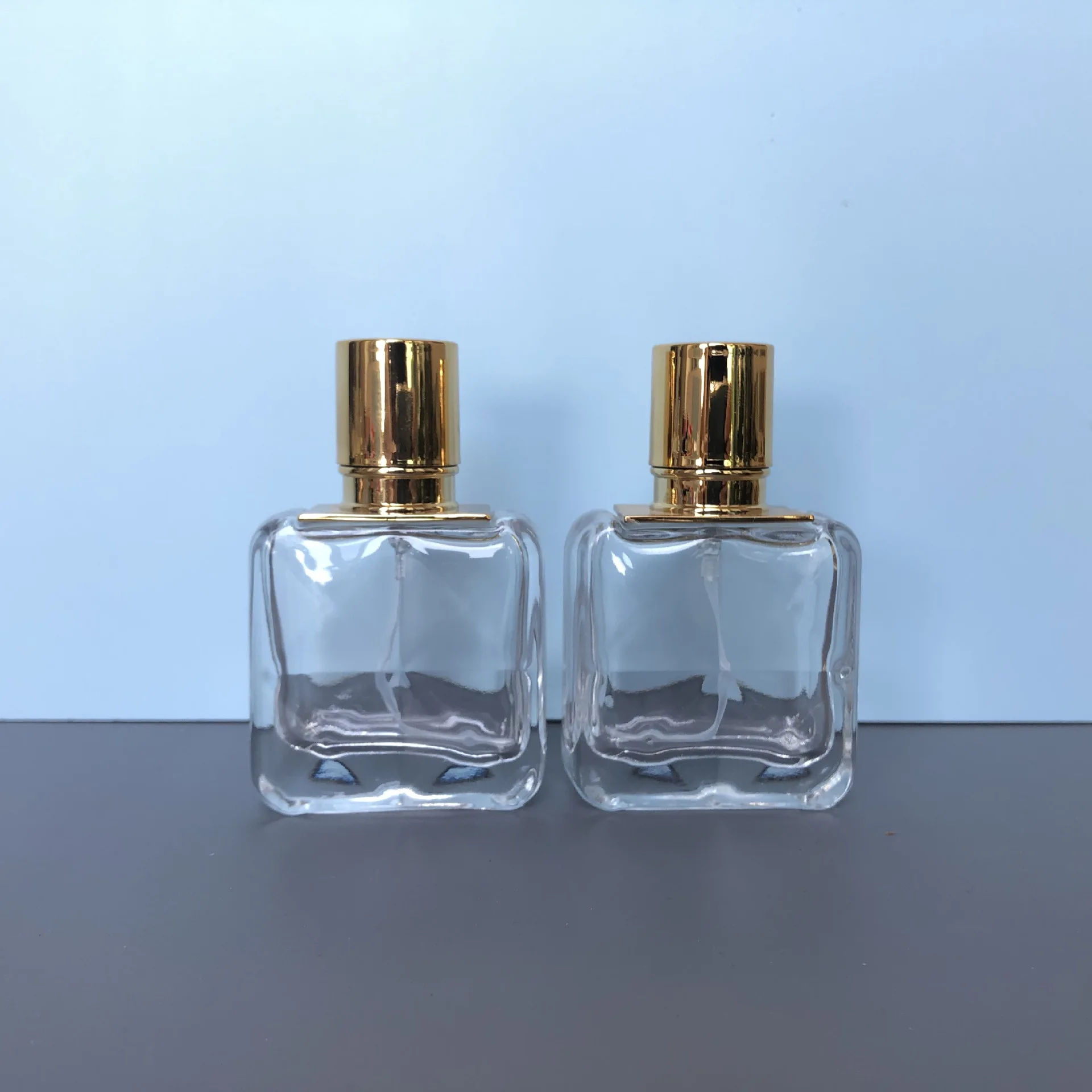 

5PCS 30ML High-end Perfume Glass Empty Bottle Cosmetics Fine Mist Atomizer Spray Portable Perfume Separate Refillable Bottles