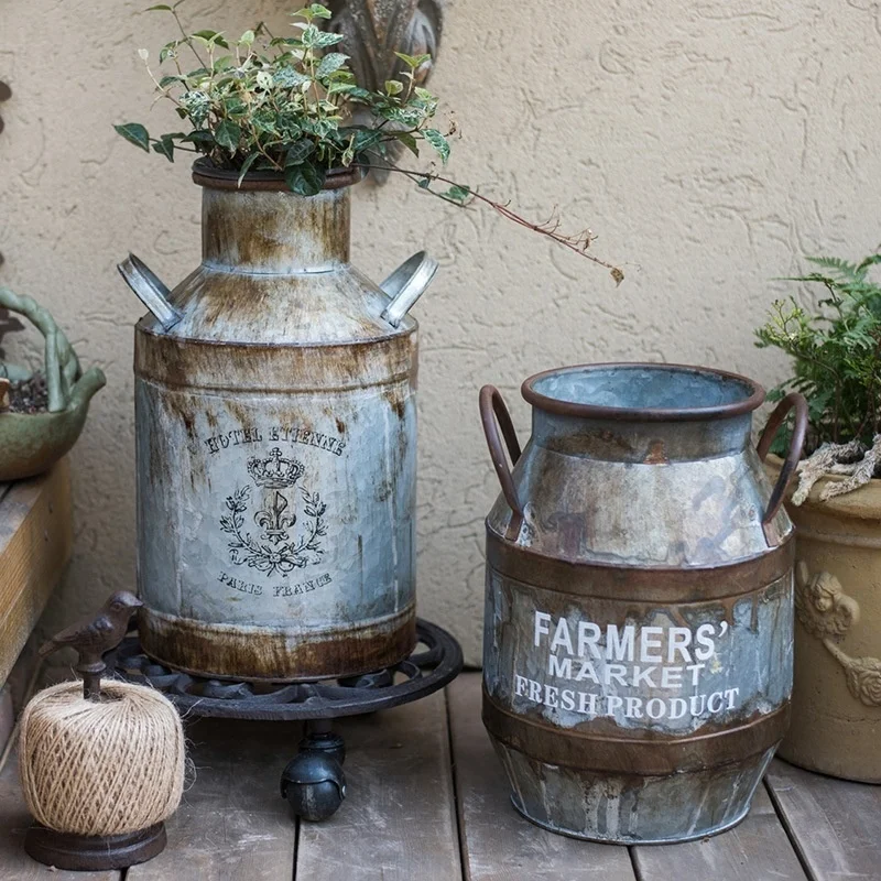 

Rust colored iron bucket flower pot vase flower art grocery garden Zakka ornaments