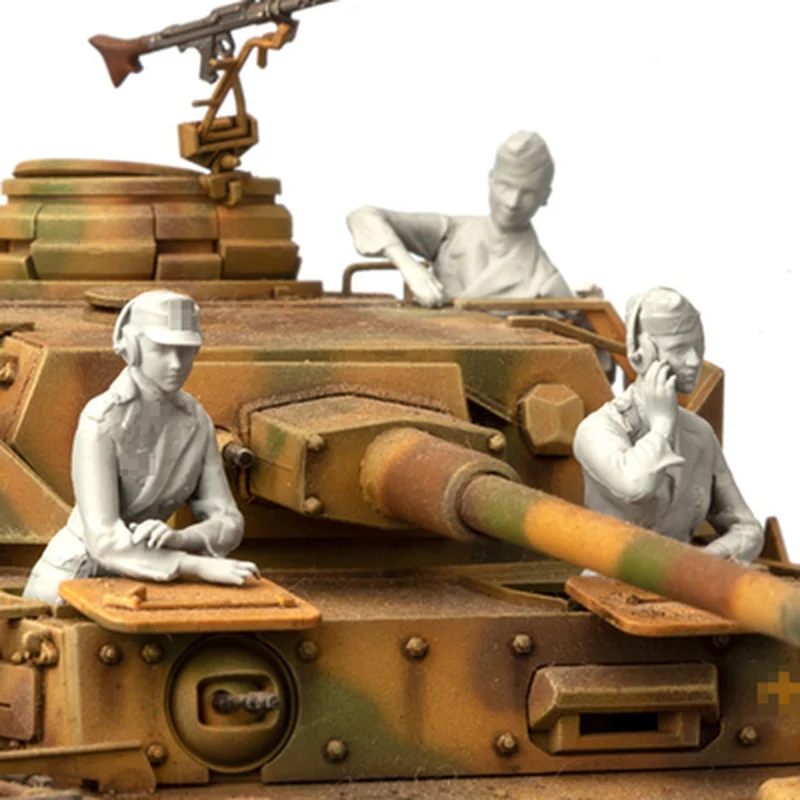 

NX World War II Soldier Female Tank Soldier Model Resin Model Kit Tumei Colorless Self-assembly Resin Doll Military Figure