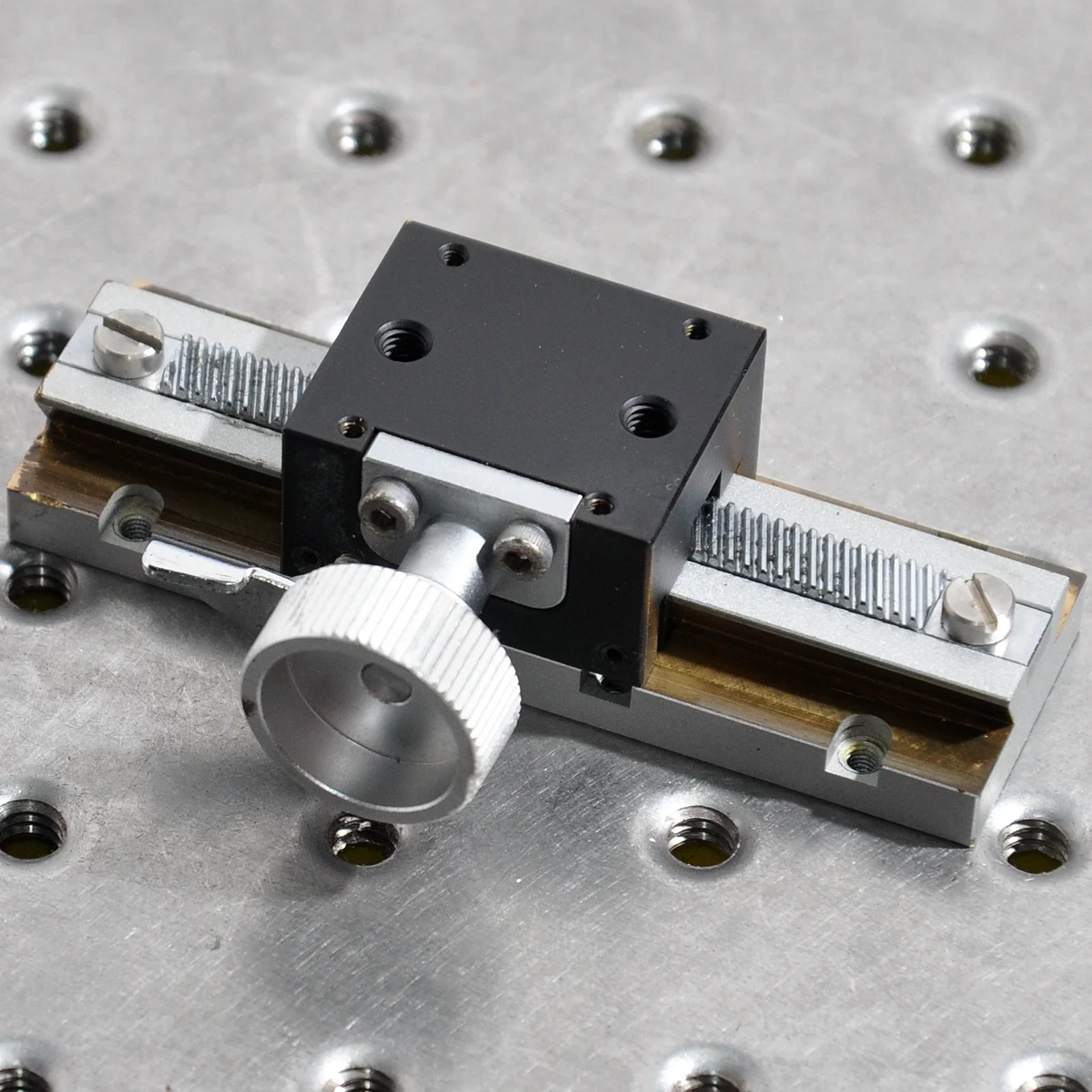 

Ручная Y-образная шестерня и стеллаж SIGMA TAR-25801, раздвижной стол с точной регулировкой и перемещением 25*30 мм