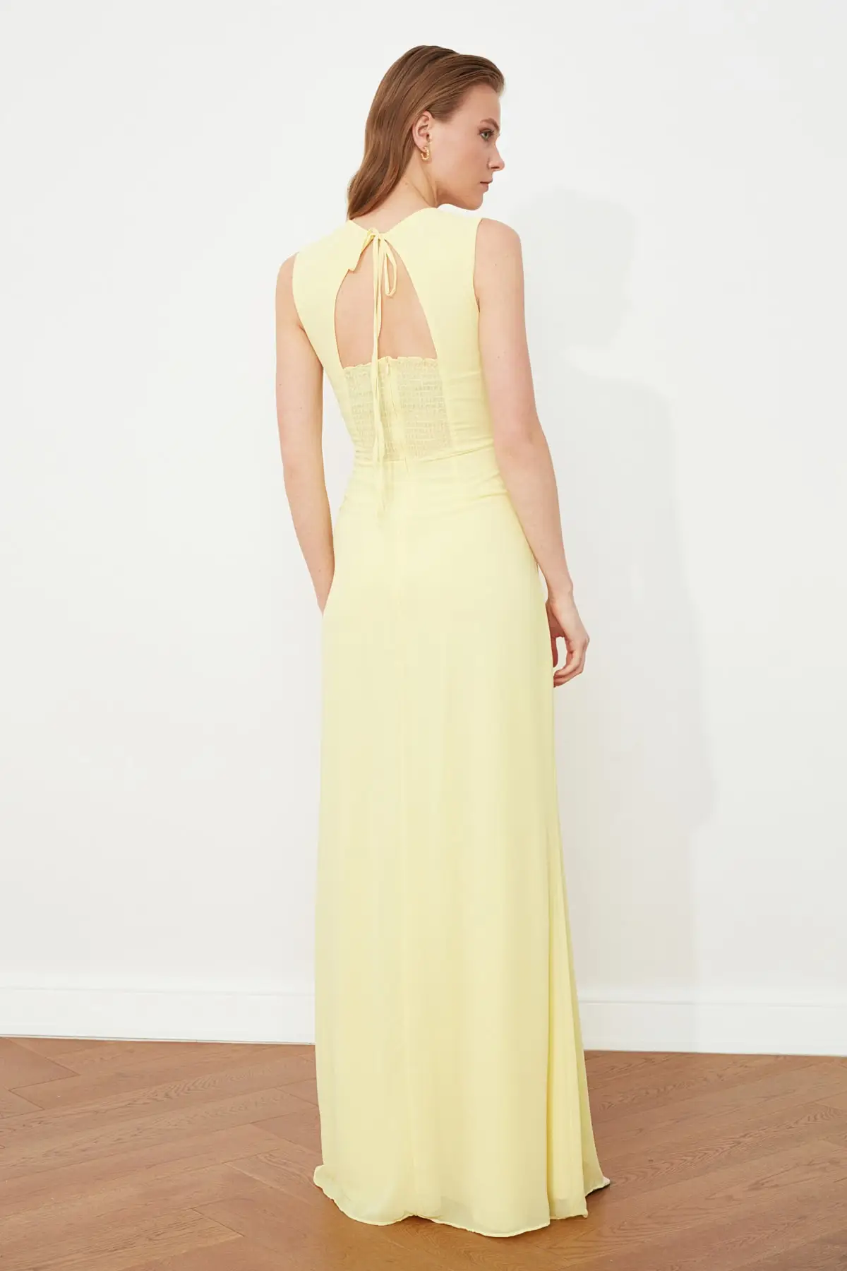 

Trendyol Back Detail Evening Dress & Prom Gown TPRSS21AE0029