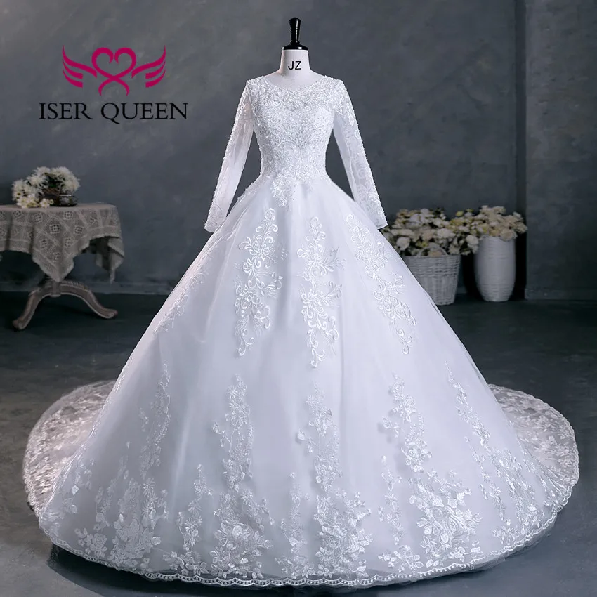 

Wholesale Long Sleeves Muslim Wedding Dresses 2023 Pure White Lace Up Back Plus Size Aline Europe Bride Dress For Women WX0302