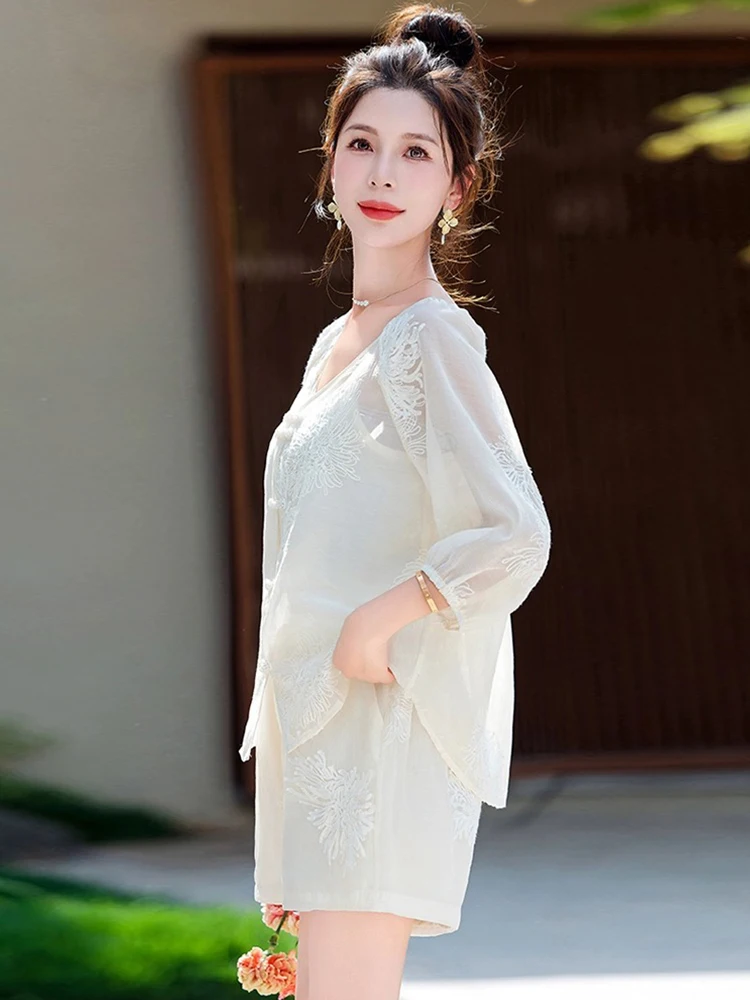 Новый костюм с вышивкой для женщин 3 предмета лето 2024 китайские элегантные