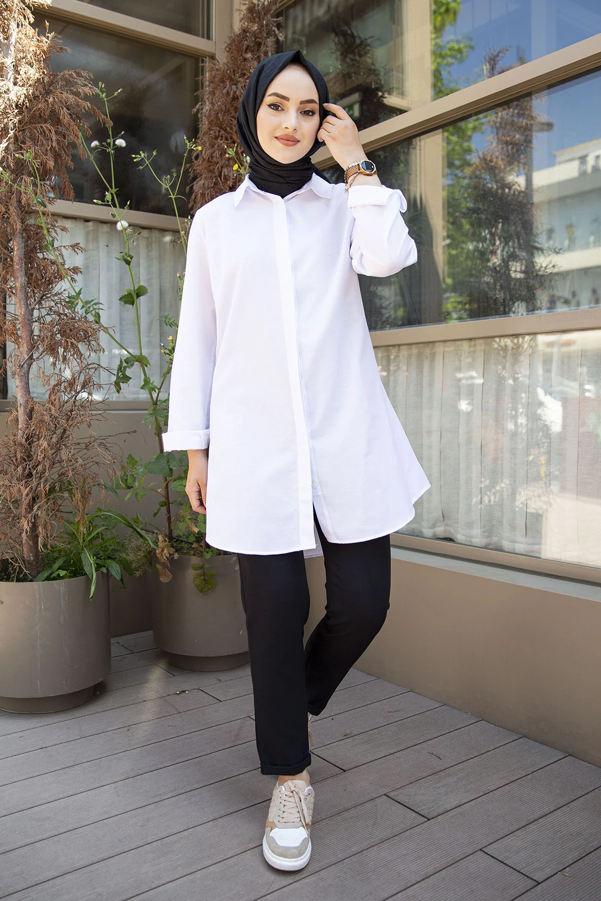 Рубашка в стиле бойфренда белая зимняя осенняя коллекция 2021 головной платок