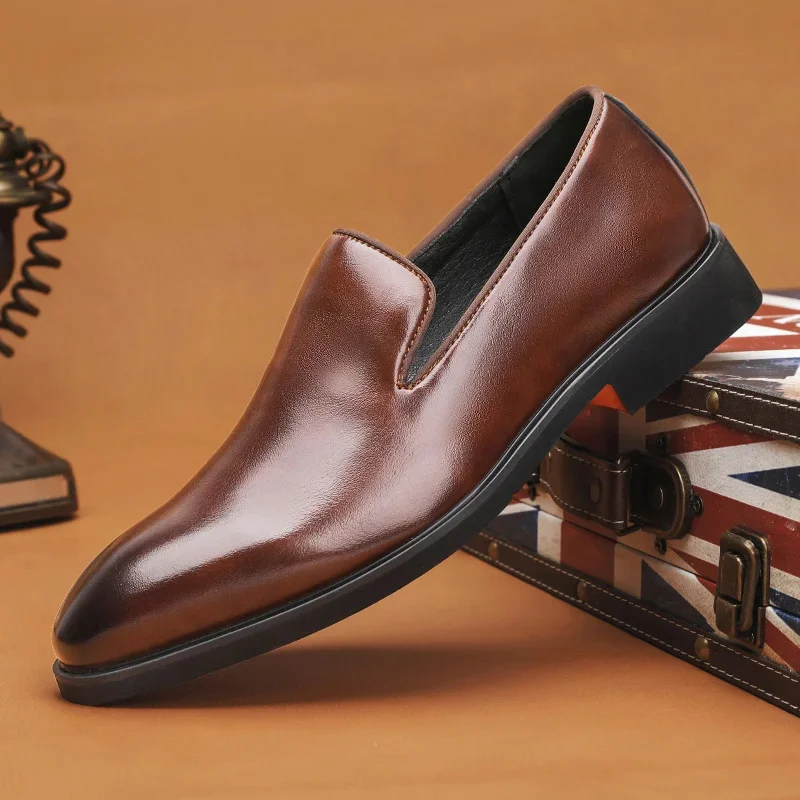 

Итальянские Брендовые мужские лоферы, коричневые повседневные туфли с мягкой подошвой и красной подошвой из лакированной кожи, уличные деловые классические туфли, большой размер 38-48