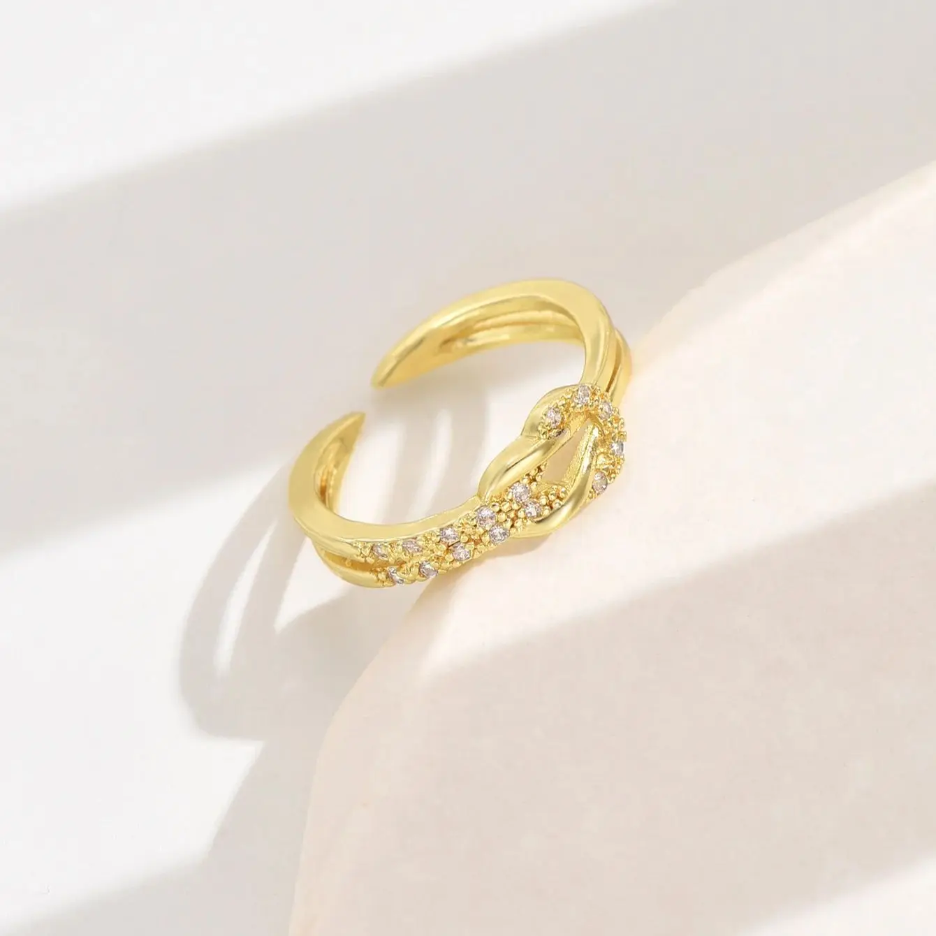 Полое Кольцо Poulisa С Геометрическим Рисунком И Кубическим Цирконием Модные Медные