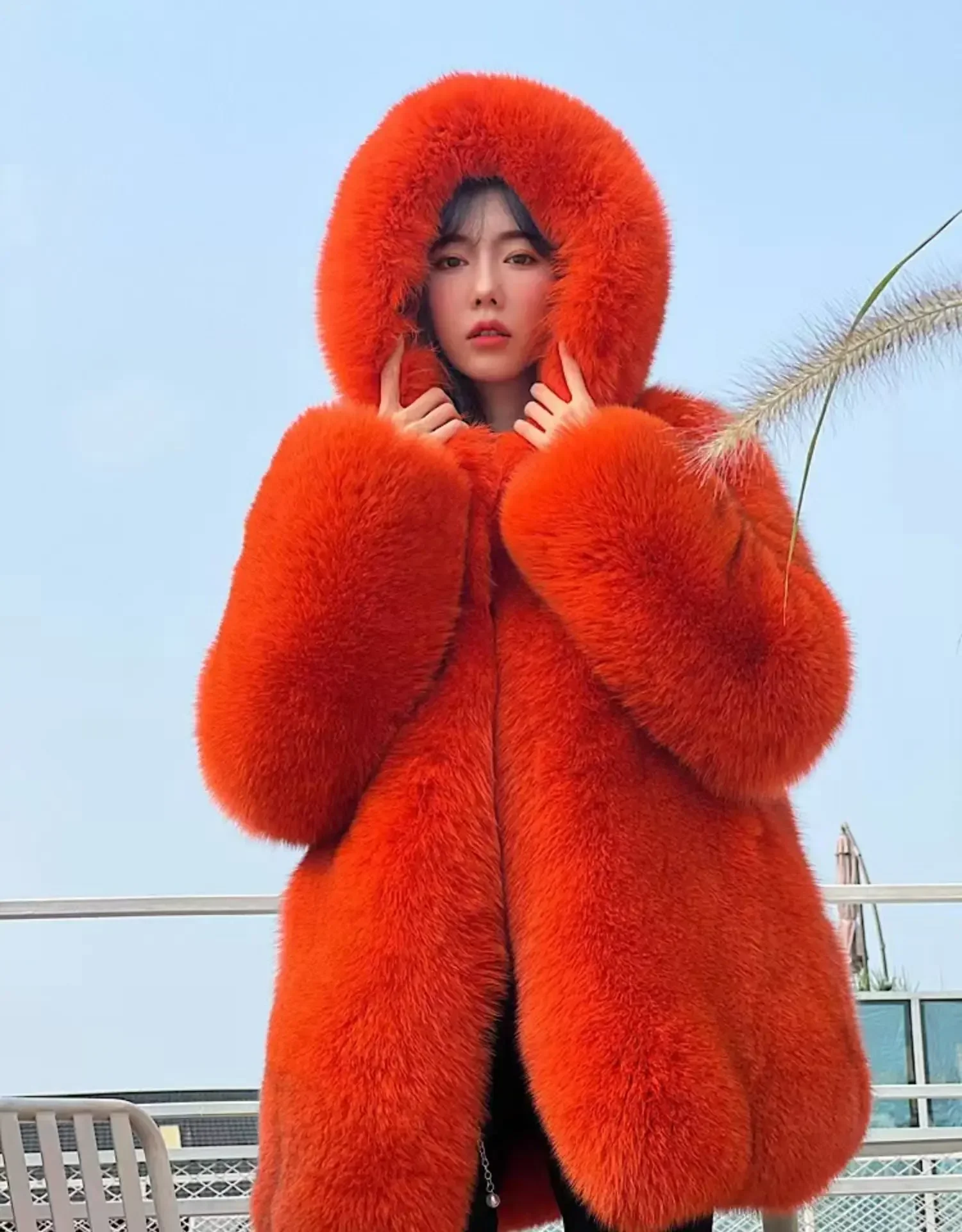 

2023 Winter Women 100% Real Fox Fur Coat with Hood Full Pelt Thick Warm Natural Fox Fur Jacket Long Fashion Overcoat Black