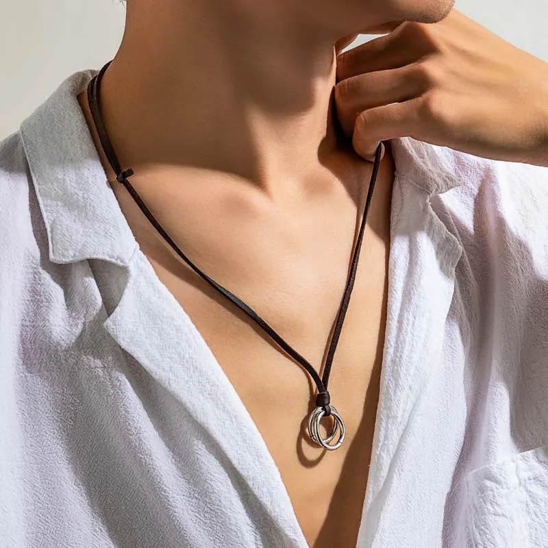 Винтажное металлическое колье с подвеской