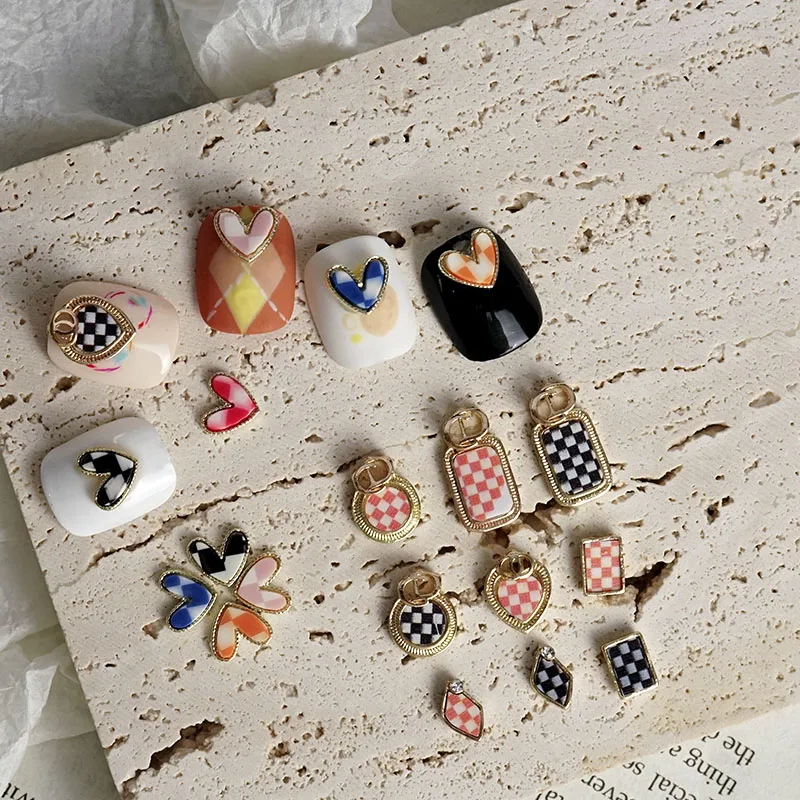

10PCS Nail Art 5D Checkered Heart Love Series Nail Art Decorations Metal Chessboard Jewelry Nails Art Accesoires