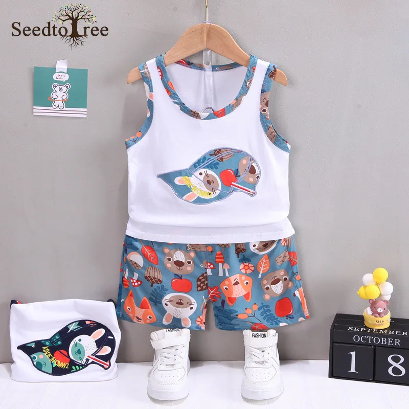 

Костюм детский летний из жилета и шортов с круглым вырезом и принтом