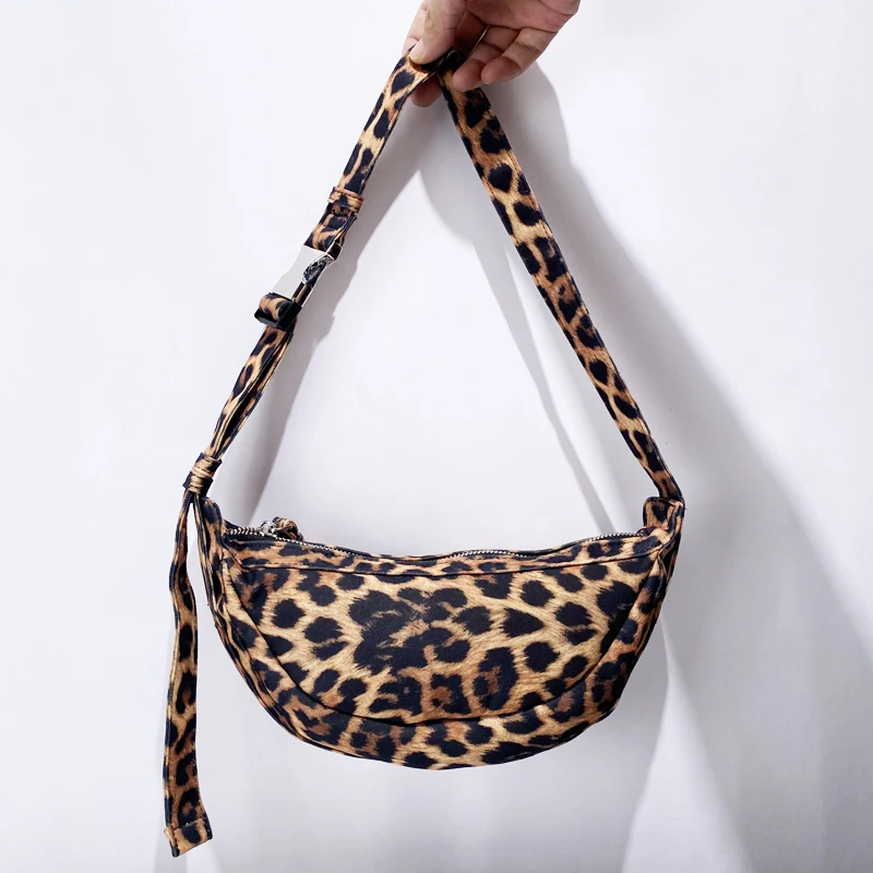Повседневные сумки в форме полумесяца с леопардовым принтом для женщин.