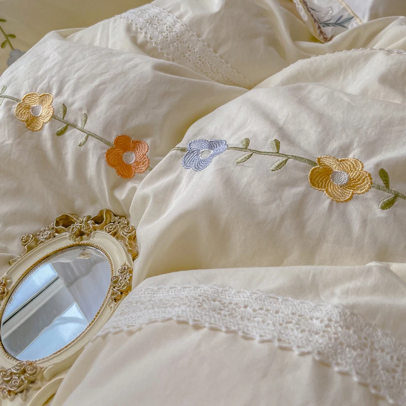 Комплект постельного белья из четырех предметов промытого хлопка с бантом в