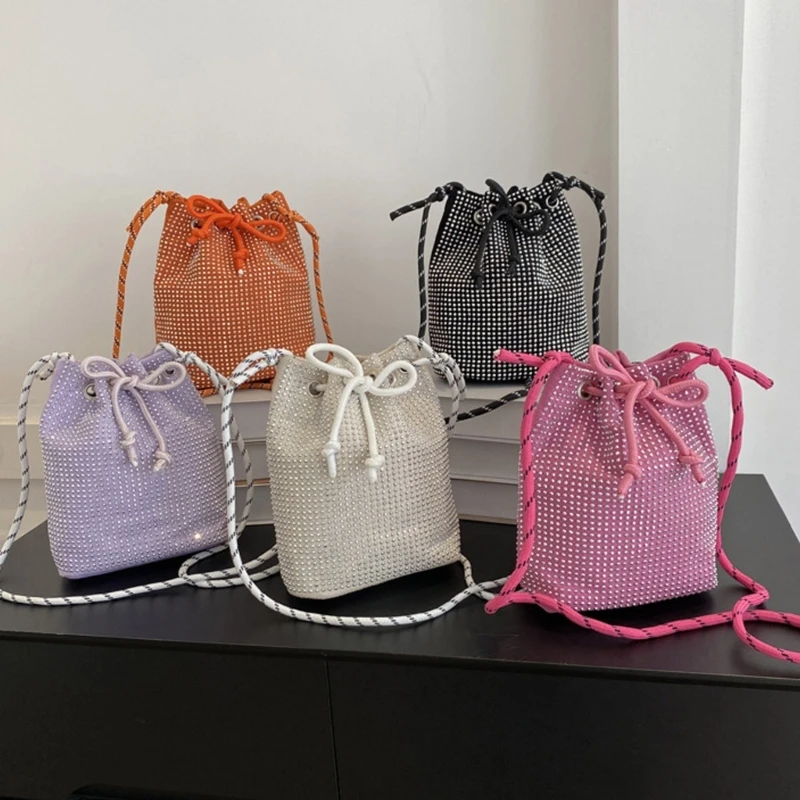 

Sparkling Silver Shoulder Bag Stylish Evening Clutch Purse for Girls