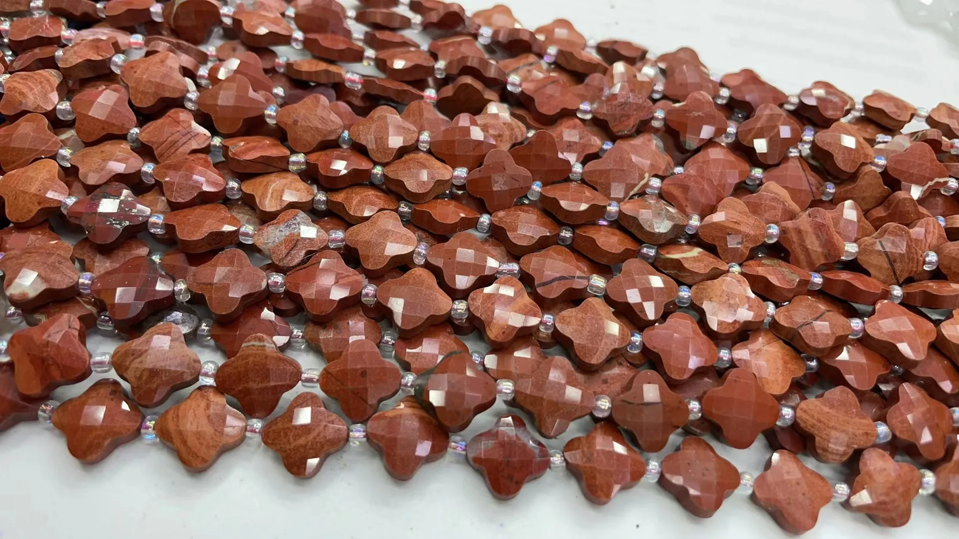 Натуральная яшма Four Ieaf лицевая сторона клевера 12x2 мм длина 39 см