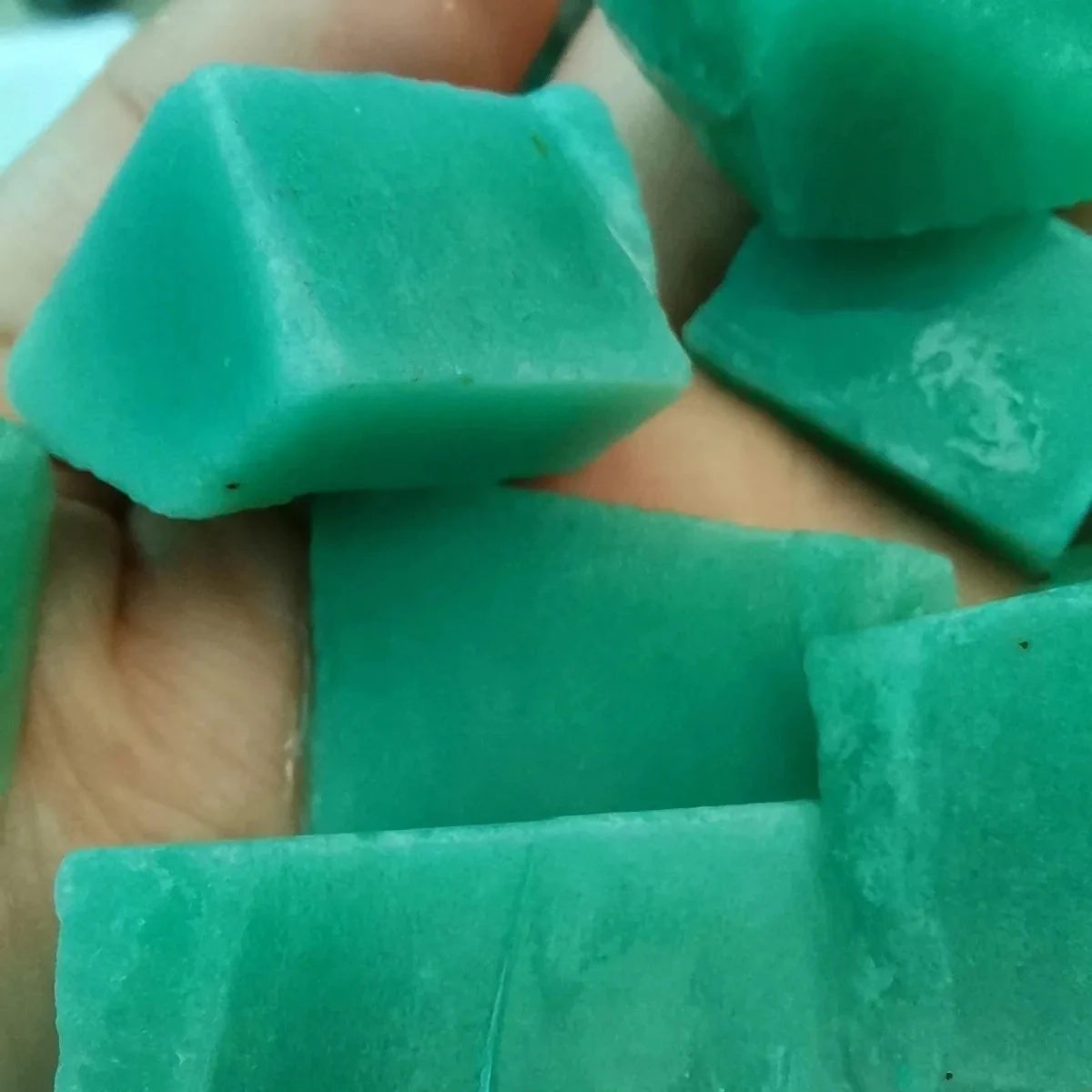 100G Natural Crystal Raw Stone Yunnan Dulong Jade Wool Ice Type Carving Practice Play Decoration