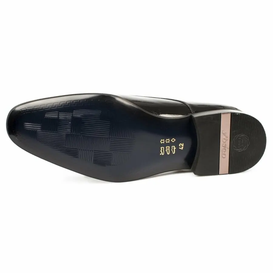 

Men Casual Shoes