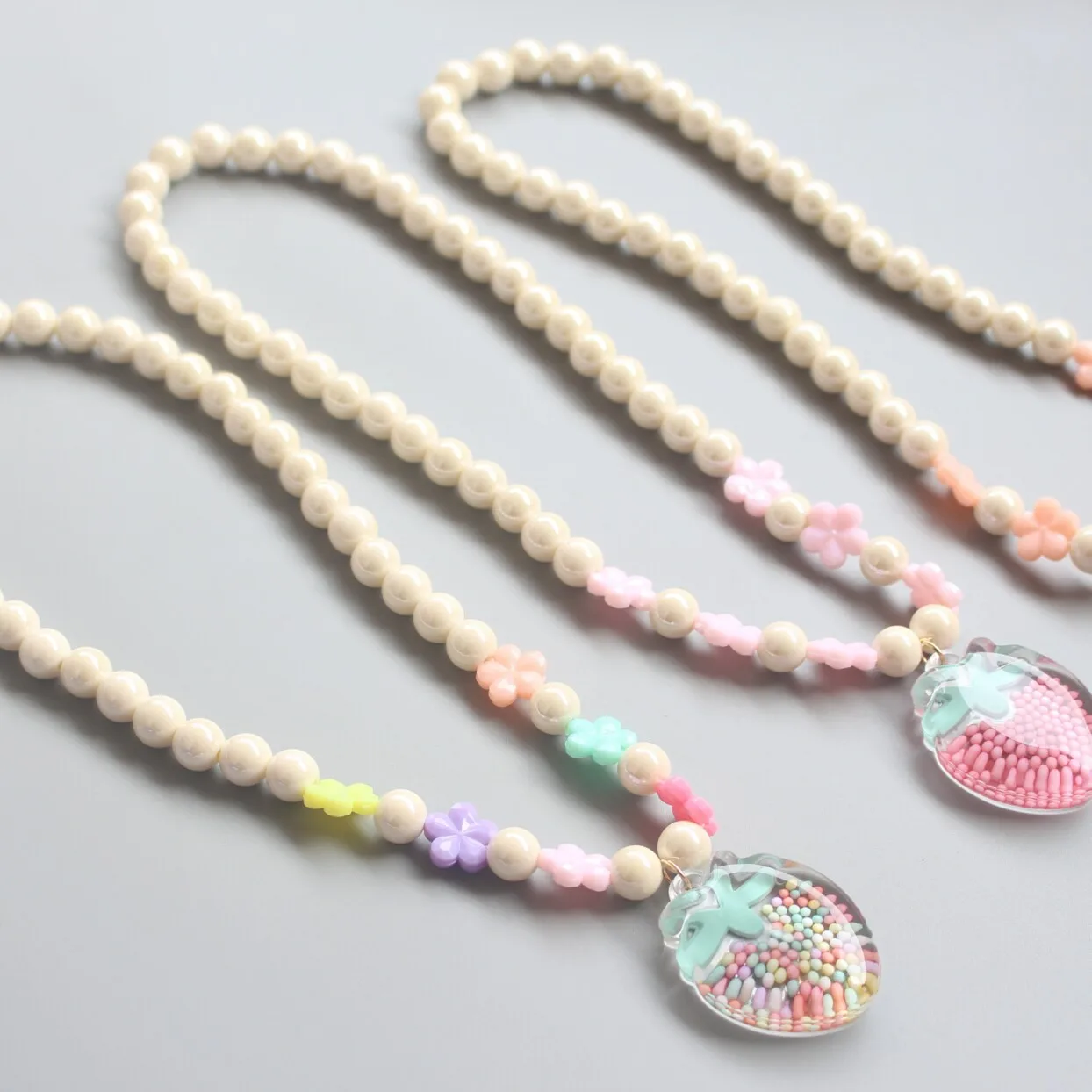 

Long Kids Girls Beaded Rainbow Strawberry Pendant Necklace Sweater Beads Pendant Necklace Girls Kids Xmas Gifts Children Jewelry