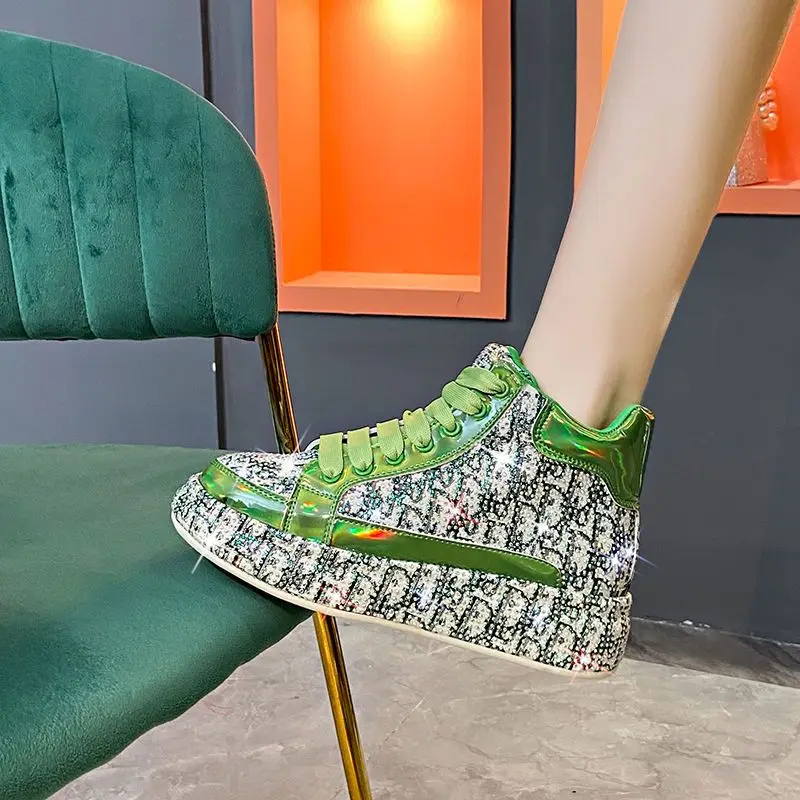 Женские туфли с высоким верхом из вулканизированной кожи со сверкающими