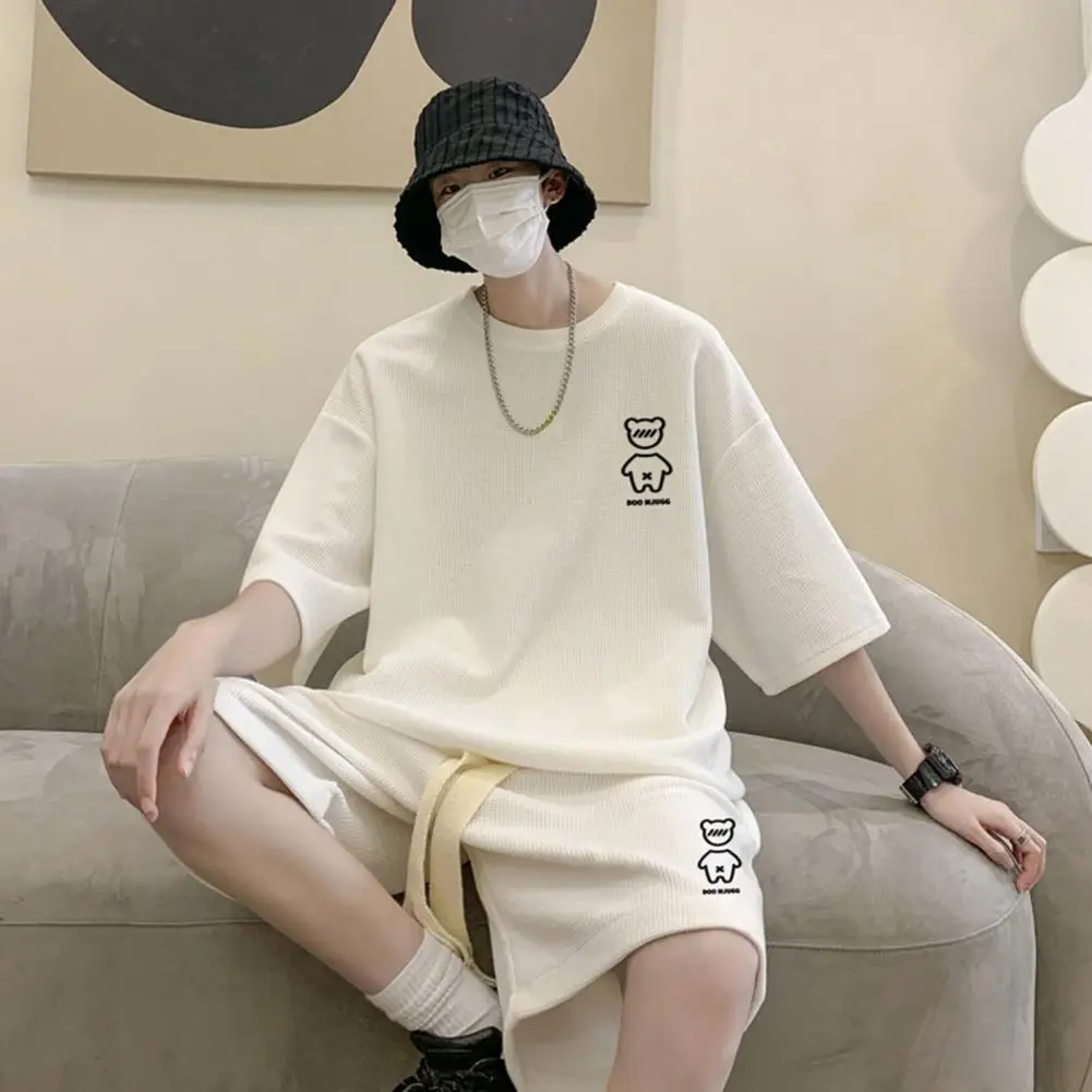 

Cool Cartoon Bear Pattern Two Piece Suit Breathable Men T-shirt Shorts Set Loose Men T-shirt Shorts Set Men Daily Garment
