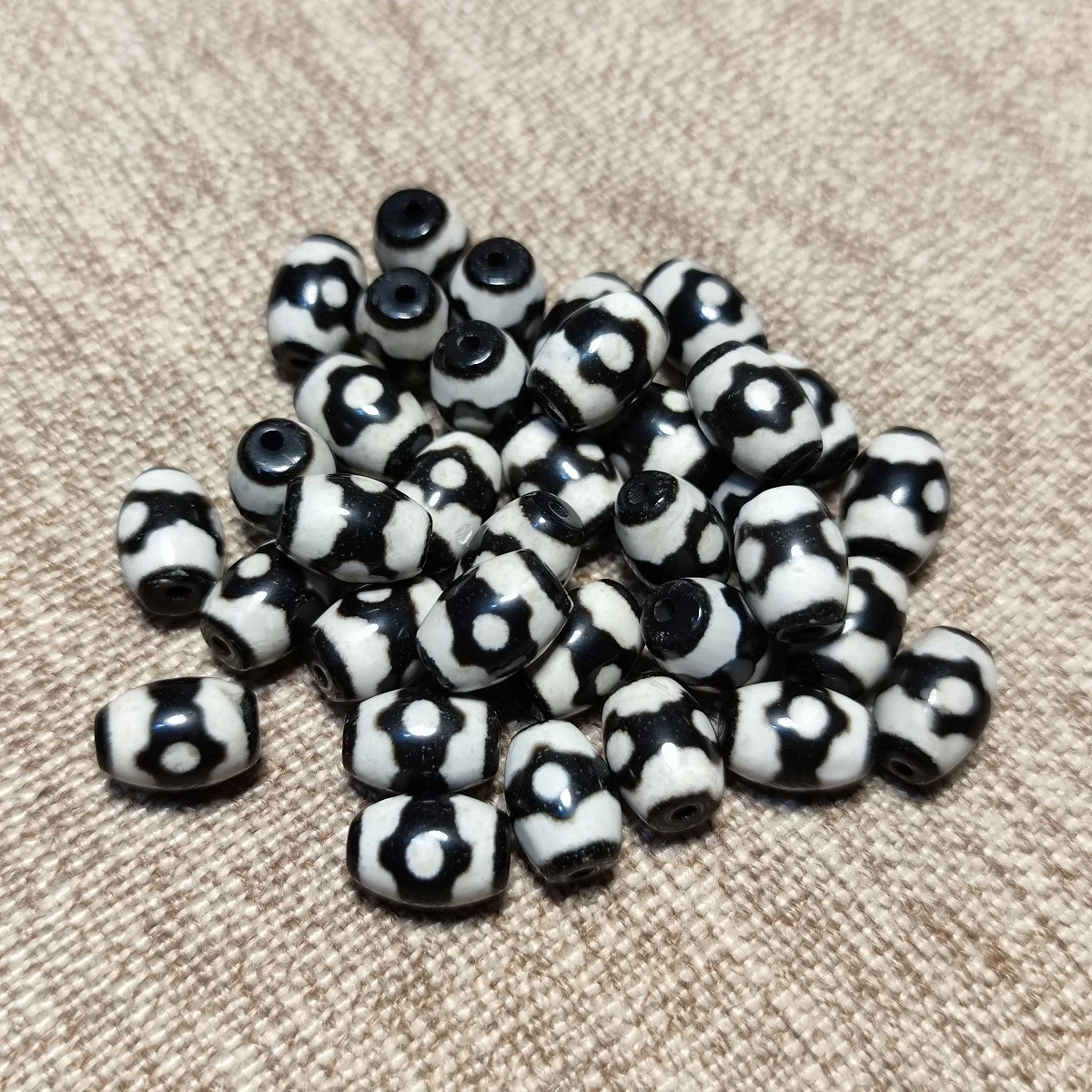 

Pure Natural Agate Tara Three Eyed Celestial Beads Dzi for Men and Women Necklace Pendant Diy Bead Jewelry 10 pieces/pack