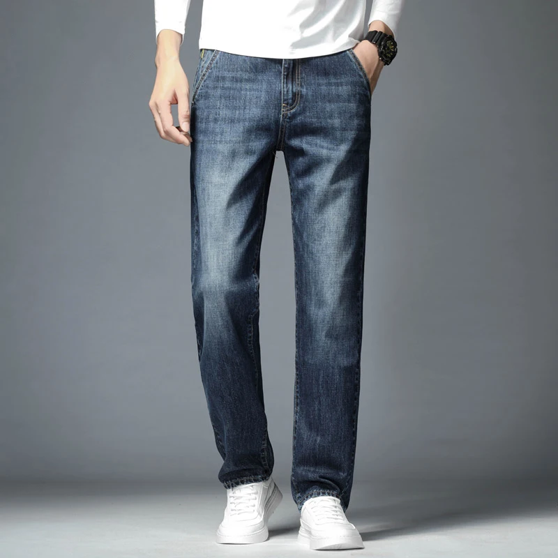

Джинсы мужские повседневные 5 цветов, простые эластичные брюки со средней талией, светло-голубые, в уличном стиле, большие размеры 35 42 44, клас...