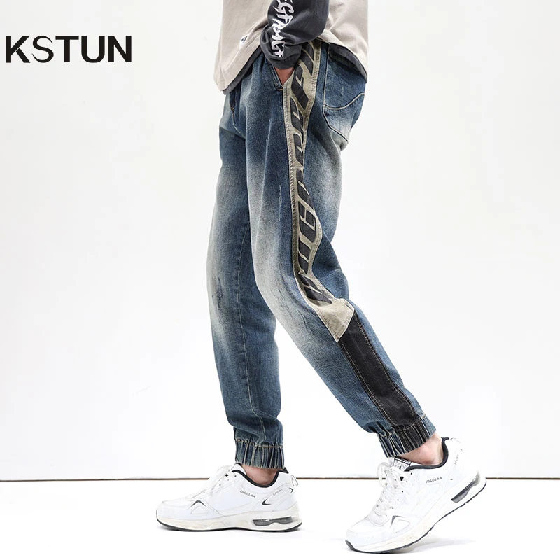 

KSTUN Men Joggers Jeans Pants Elastic Waist Fashion Harem Pants Loose Fit Jeans Man Trousers Printed Side Deisnger Large Size 42