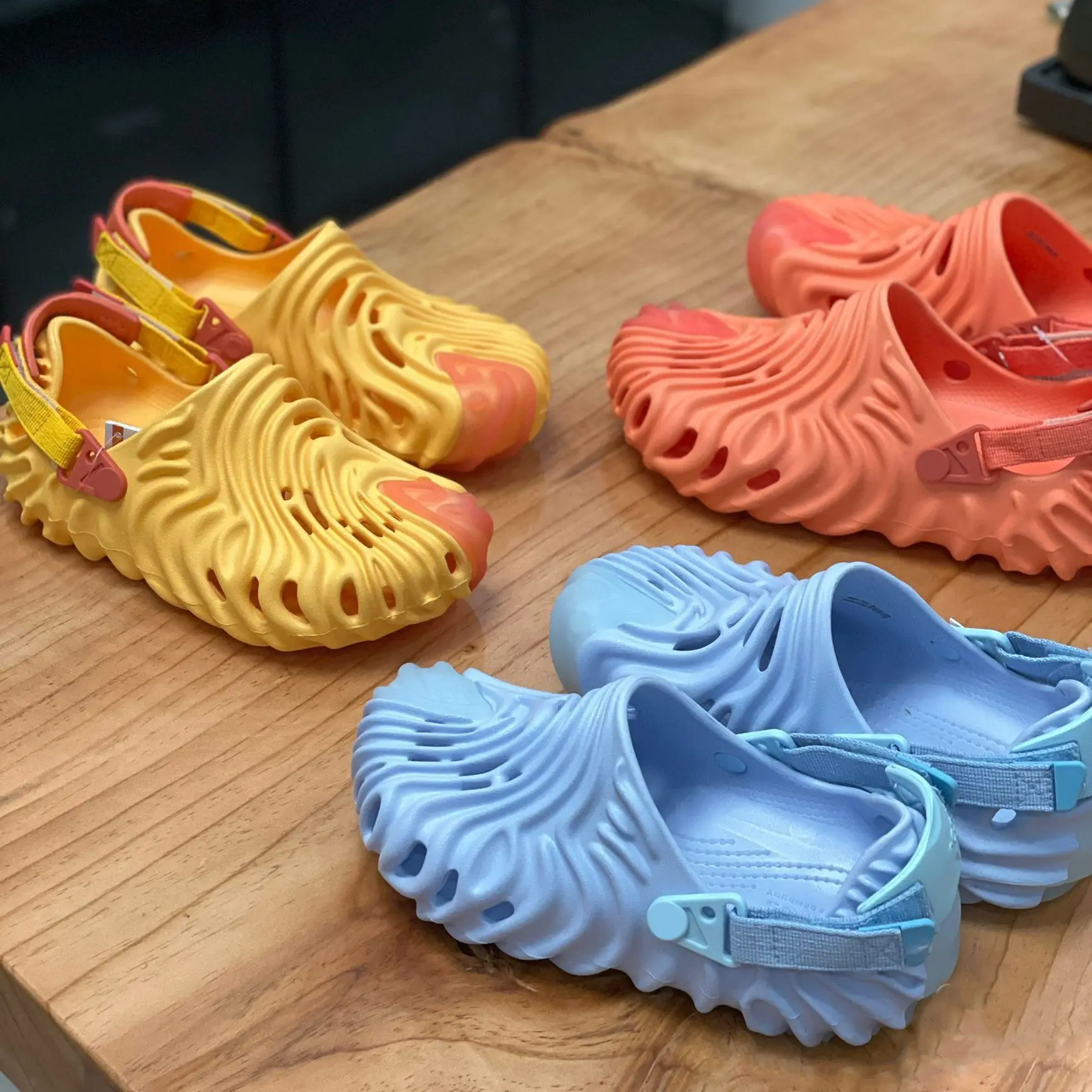 

IPPEUM Pollex Clogs High Quality Men Slippers Luxury Designer Outdoor Women Sandals Summer Beach Slippers Summer Clogs