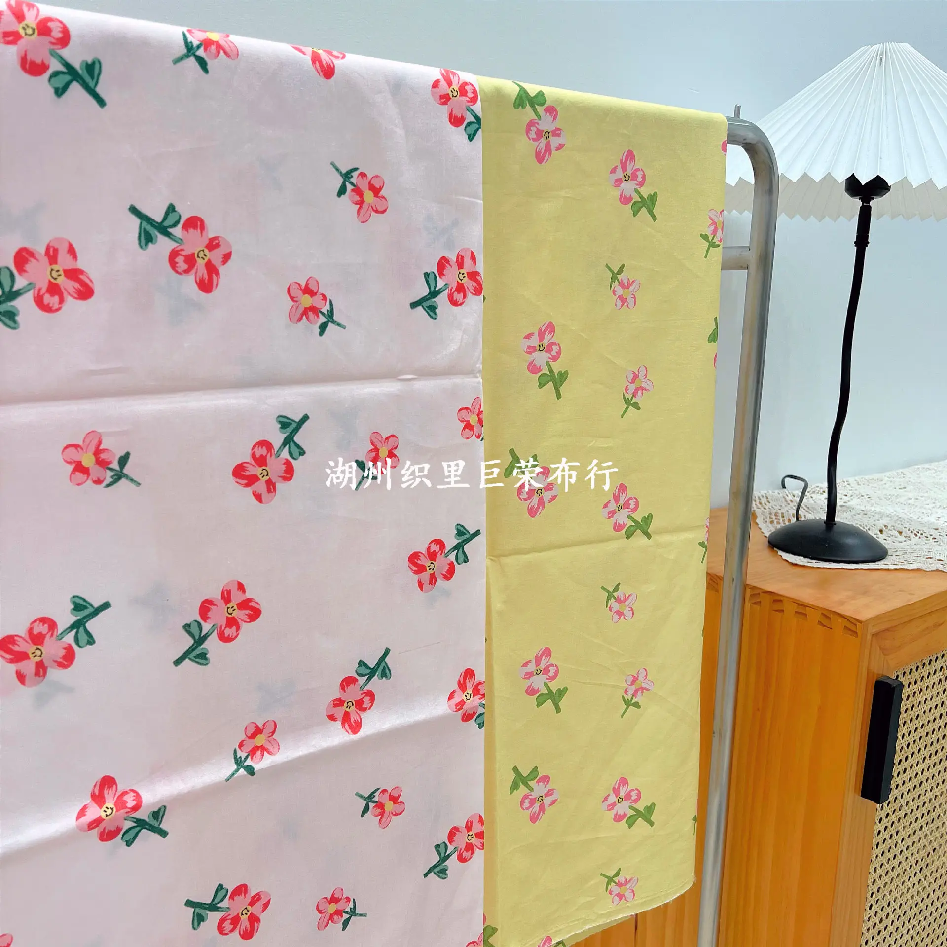 

(95 см) Корейская версия полностью хлопчатобумажная ткань с цифровым принтом, ткань с цветочным улыбающимся лицом для детей и взрослых женщин