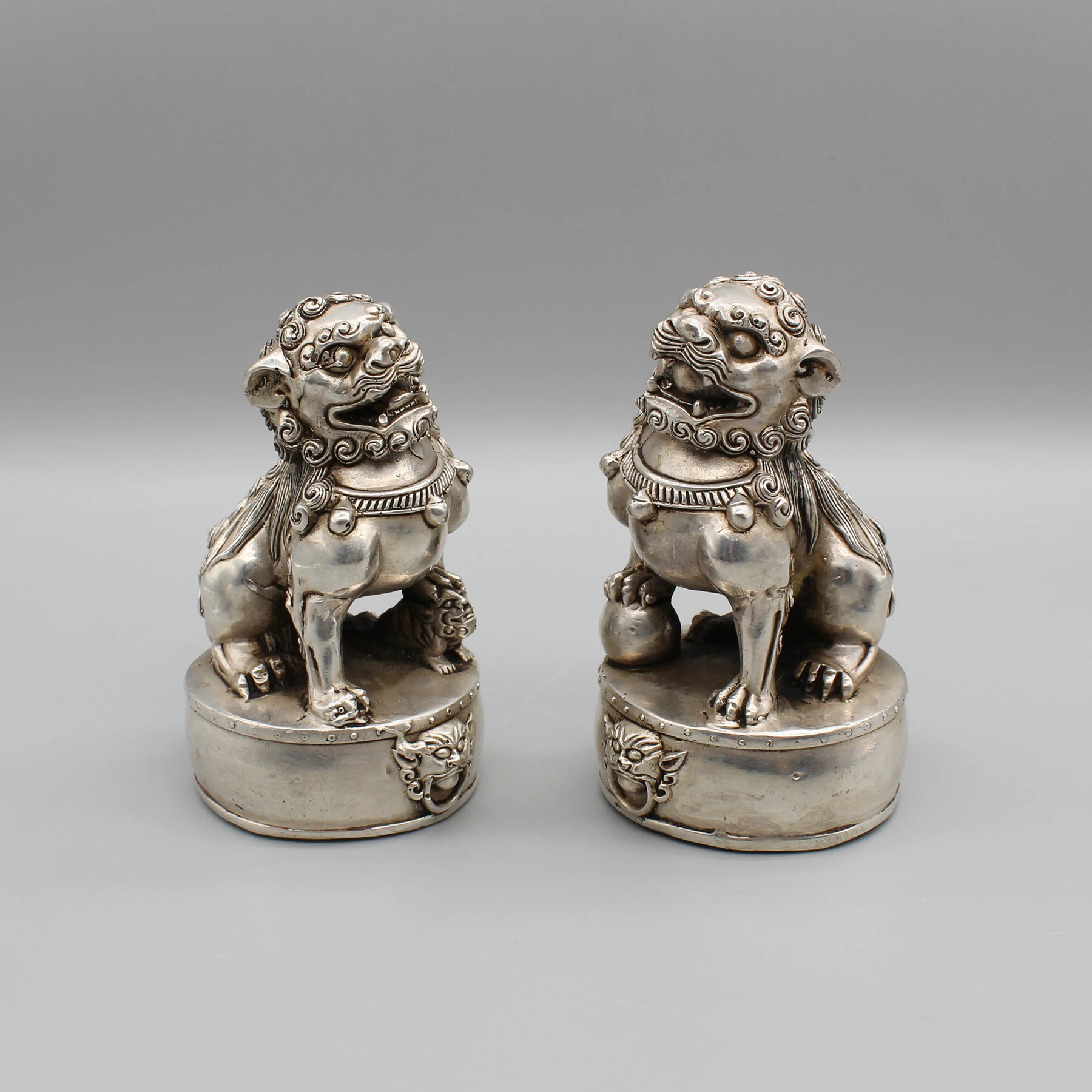 

Pair of Foo dogs, Fu dogs, pair of lion statuettes, Guardian lions