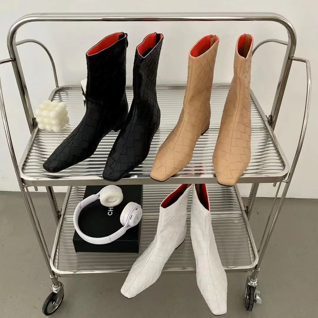 

Женские полуботинки с застежкой-молнией на спине