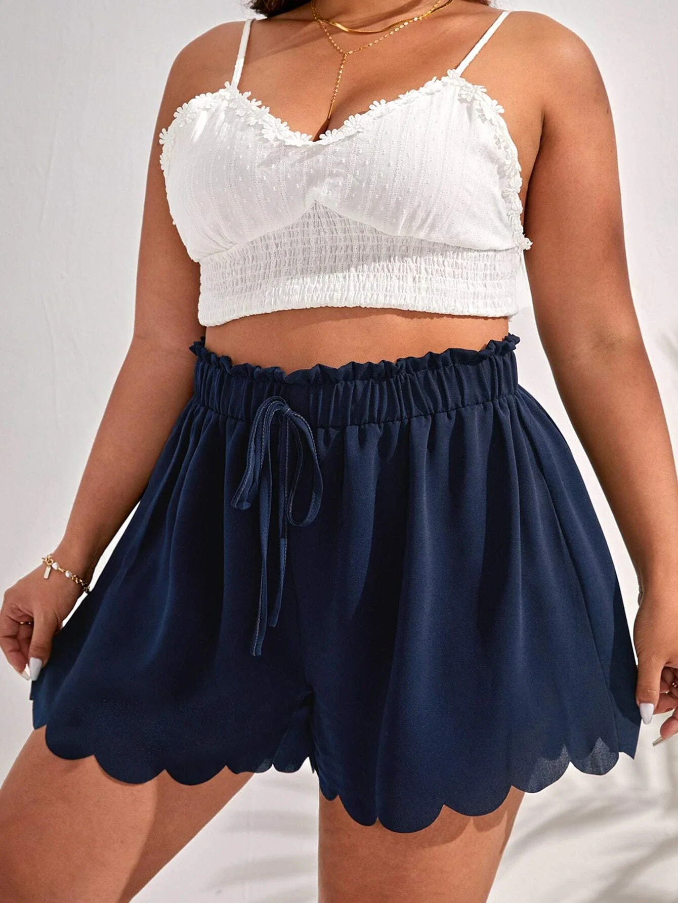 

Scallop Trim Tie Front Shorts