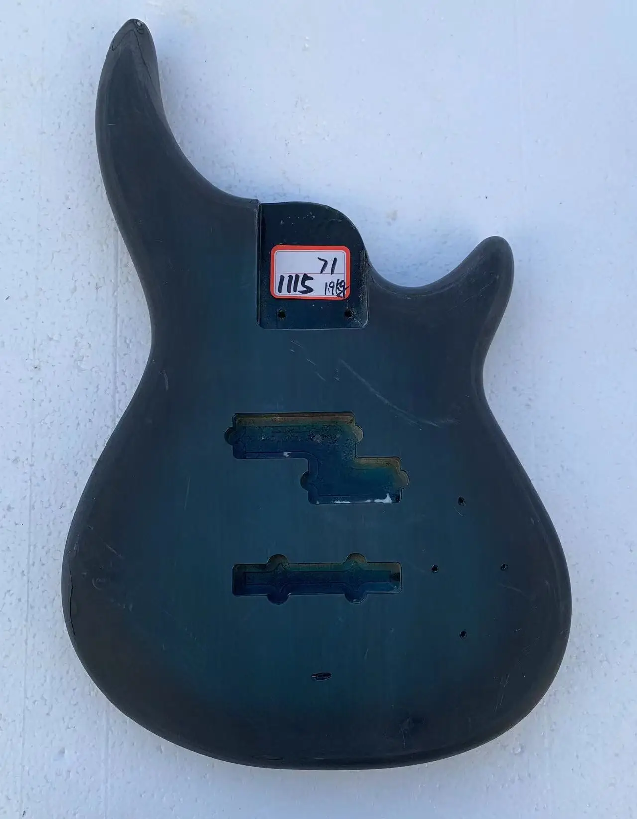 Сделай сам изготовленная на заказ электрическая бас-гитара фотогитара со