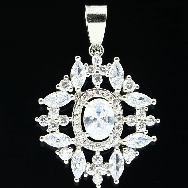 

Женский серебряный кулон с белым сапфиром, 35x24 мм