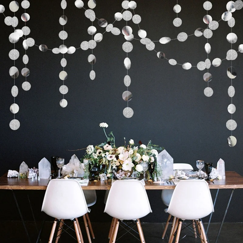 

Золотая бумажная гирлянда со звездой