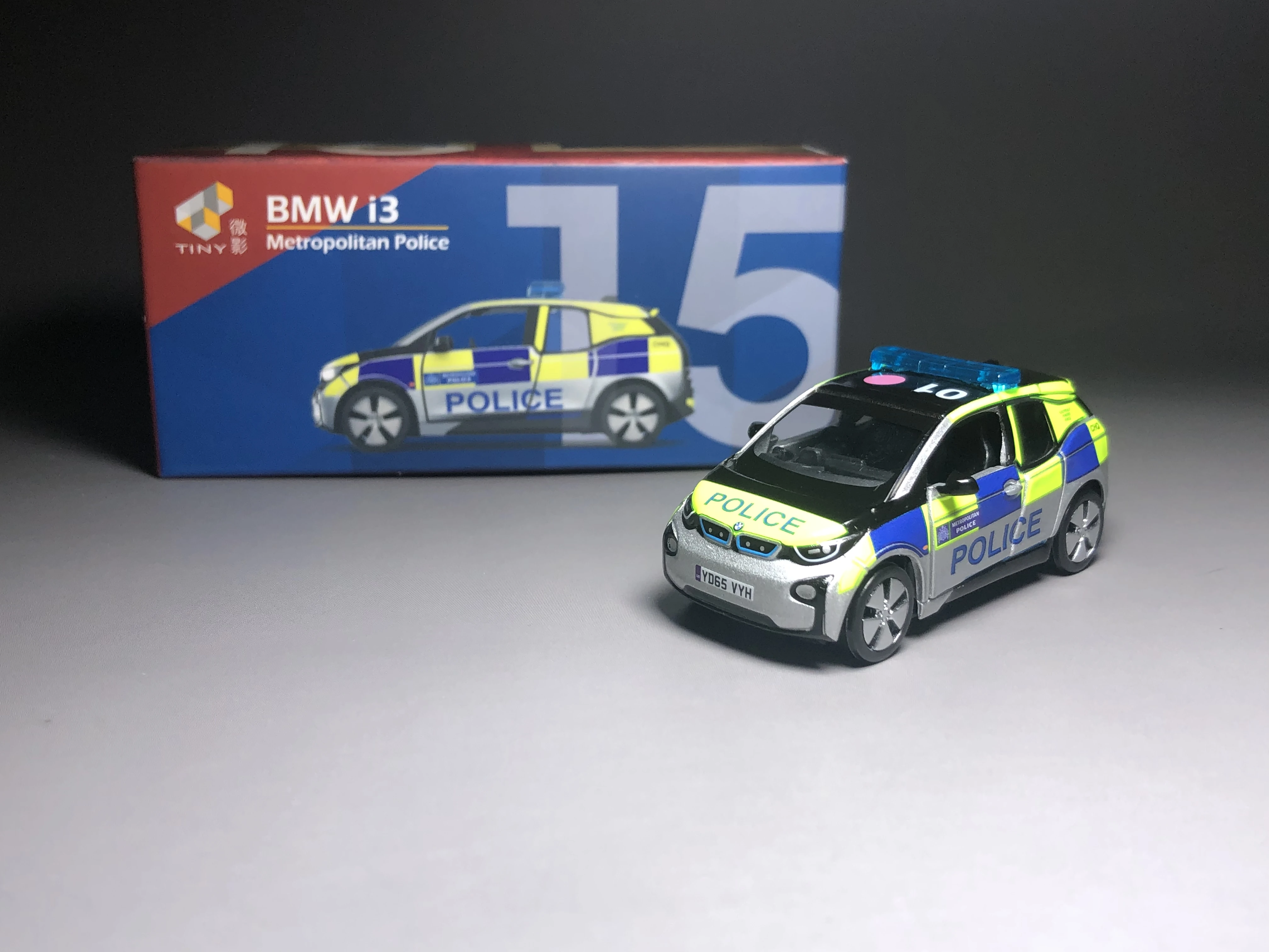 

Tiny 1/64 UK15 BMW i3 London police patrol car DieCast Model Car Collection Limited Edition Toy Car
