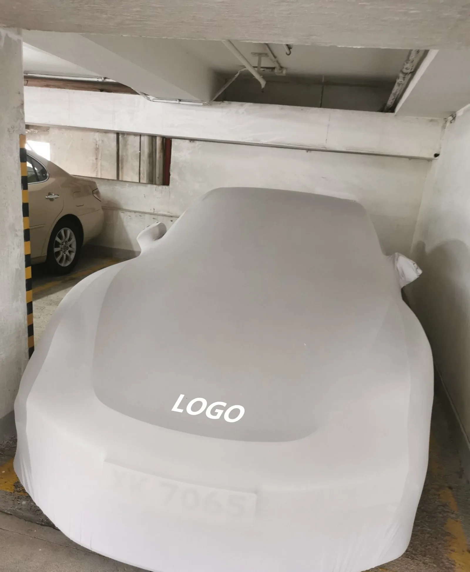 Универсальный тянущийся автомобильный чехол пылезащитный устойчивый к