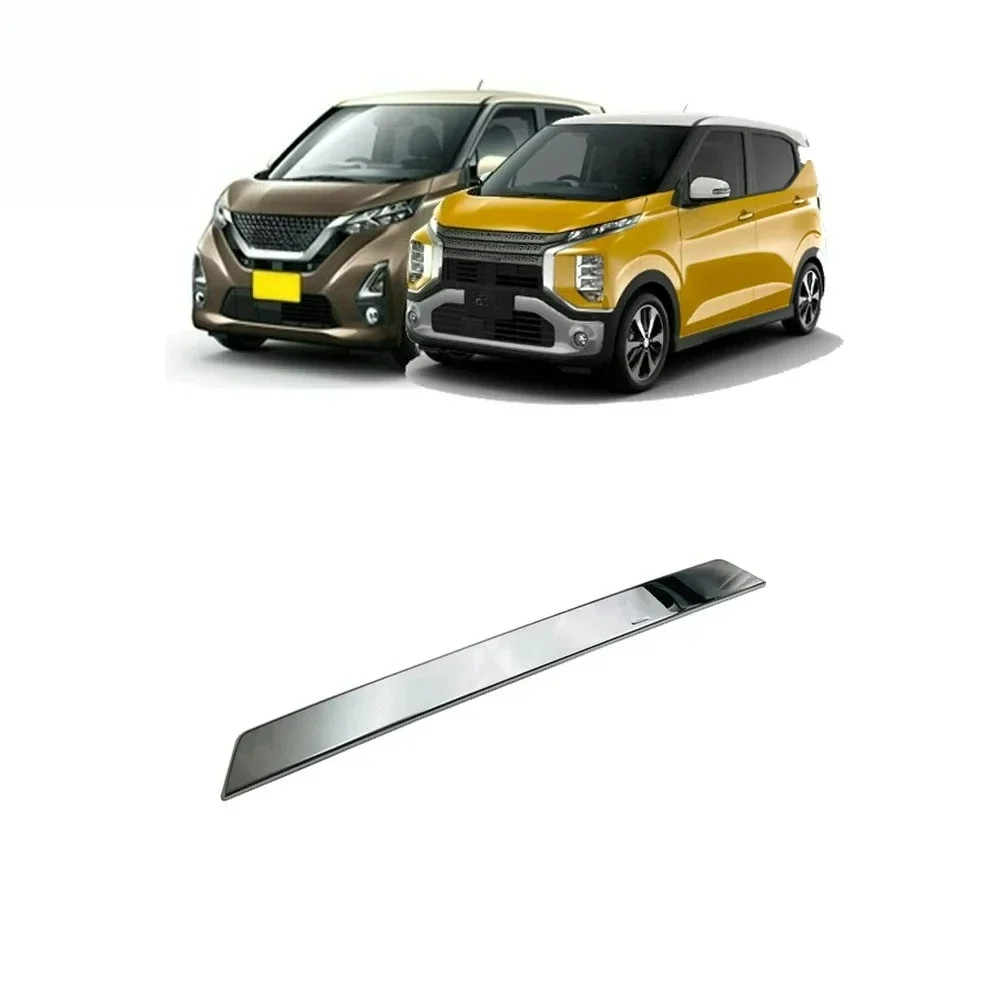 Фото Накладка на багажник для Nissan DAYZ и Mitsubishi ekX 2019-2020, хромированная, из АБС-пластика, верхняя отделка задней двери багажника. №3