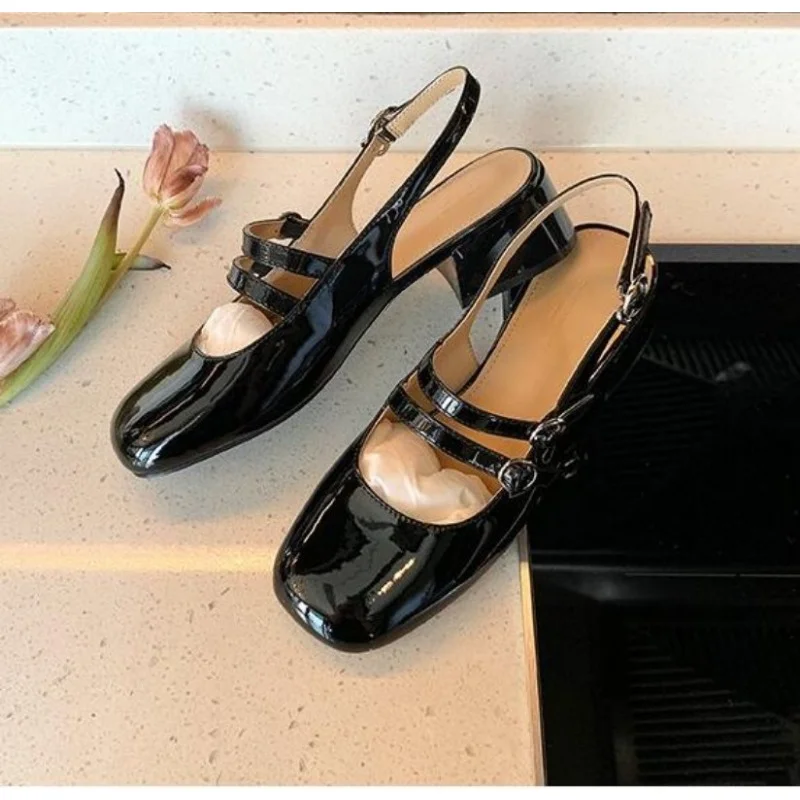 Туфли женские классические красные из лакированной кожи босоножки на среднем