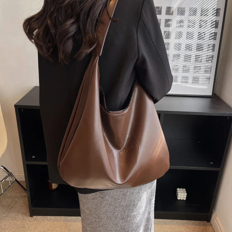 Luxury Brand Vintage Leather Design Shoulder Side Bags for Women 2023 Trend High Capacity Bucket Hobo Bag Handbags and Purses